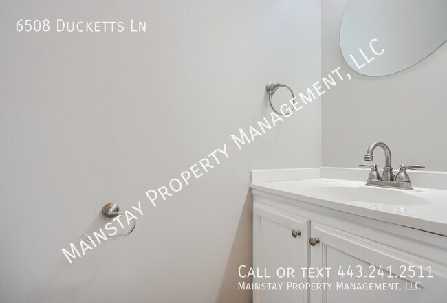 Foto del edificio - 6508 Ducketts Ln