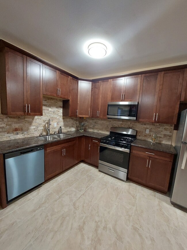 Building Photo - 709 Vale View Dr