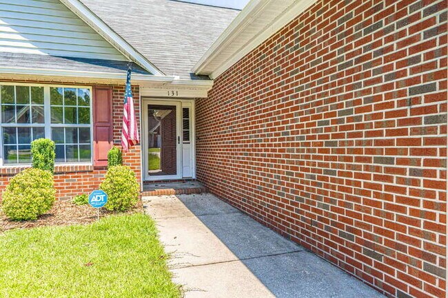 Building Photo - 131 River Birch Ln