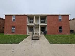 Building Photo - 3407 Toledo Dr