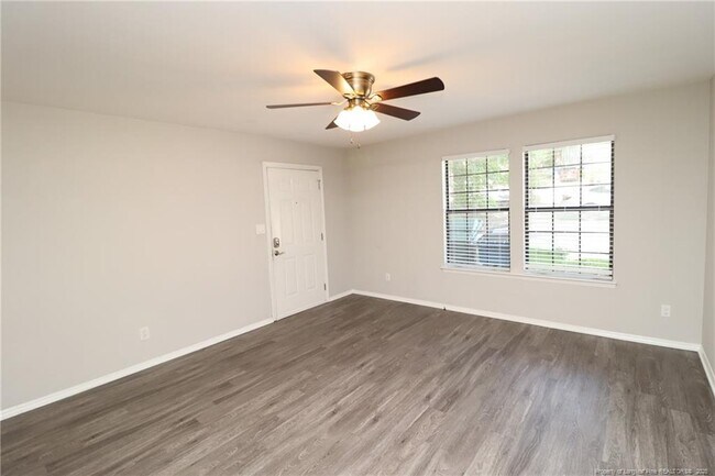 Foto del edificio - 4901 Coral Ridge Ct