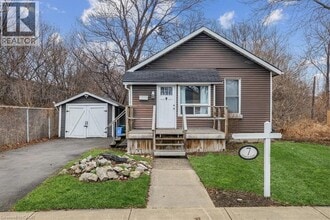 Building Photo - 7 N Park Ave