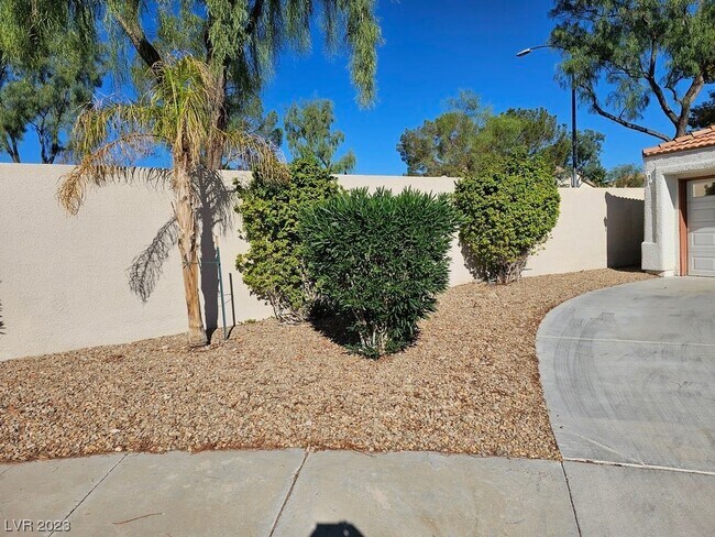 Building Photo - 8332 Harbour Shores Ct
