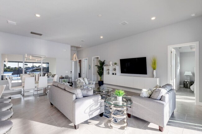 Building Photo - 1720 Burnt Store Rd N