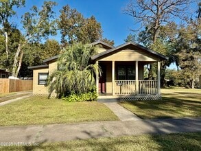 Building Photo - 625 Meteor St