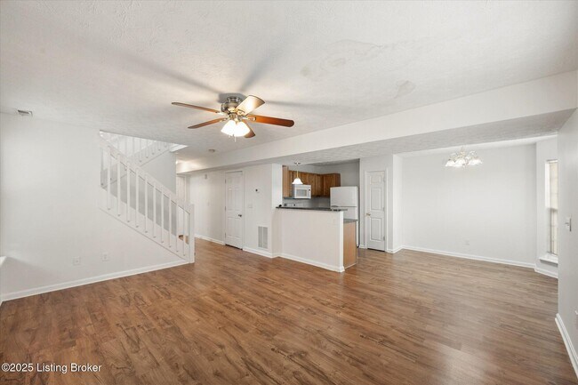 Foto del edificio - 6736 Arbor Creek Dr