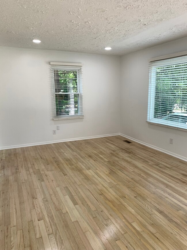Foto del edificio - 2334 Johnson Ferry Rd NE