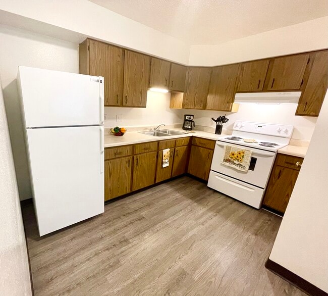 Building Photo - Carlisle Park Apartments