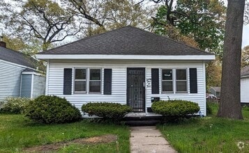 Building Photo - 2404 Leahy St