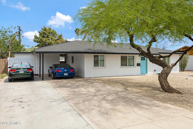 Foto del edificio - 536 W 18th St