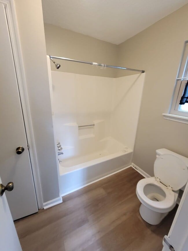 Foto del edificio - 2507 Lowndes Dr