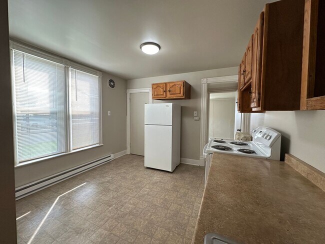 Building Photo - 208