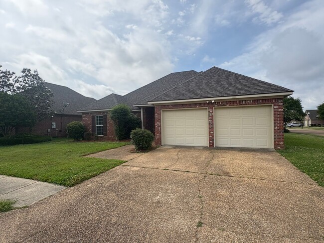Building Photo - For Rent in Brandon School District!