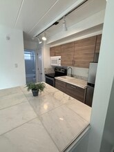 Building Photo - 40 Harrison St