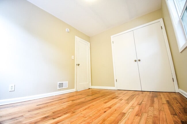 Building Photo - Charming 2 Bed 1 Bath single-level home in...