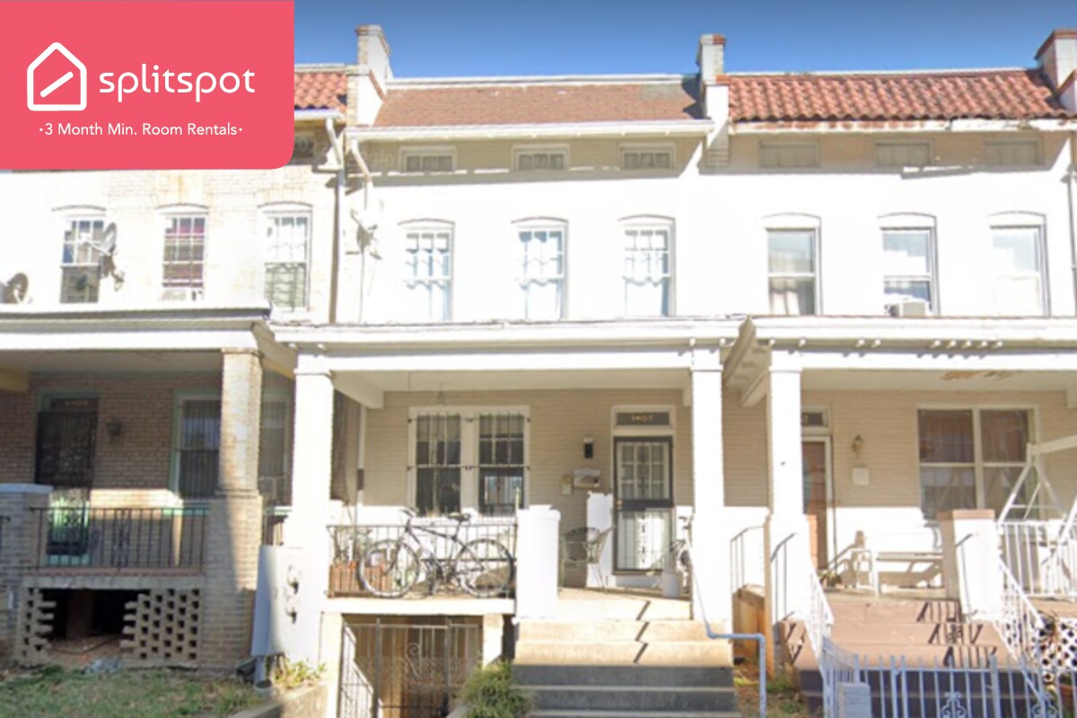 Foto principal - Private room in 4 bedroom Washington Apart...