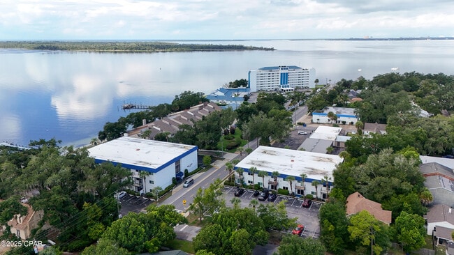 Building Photo - 316 Cherry St