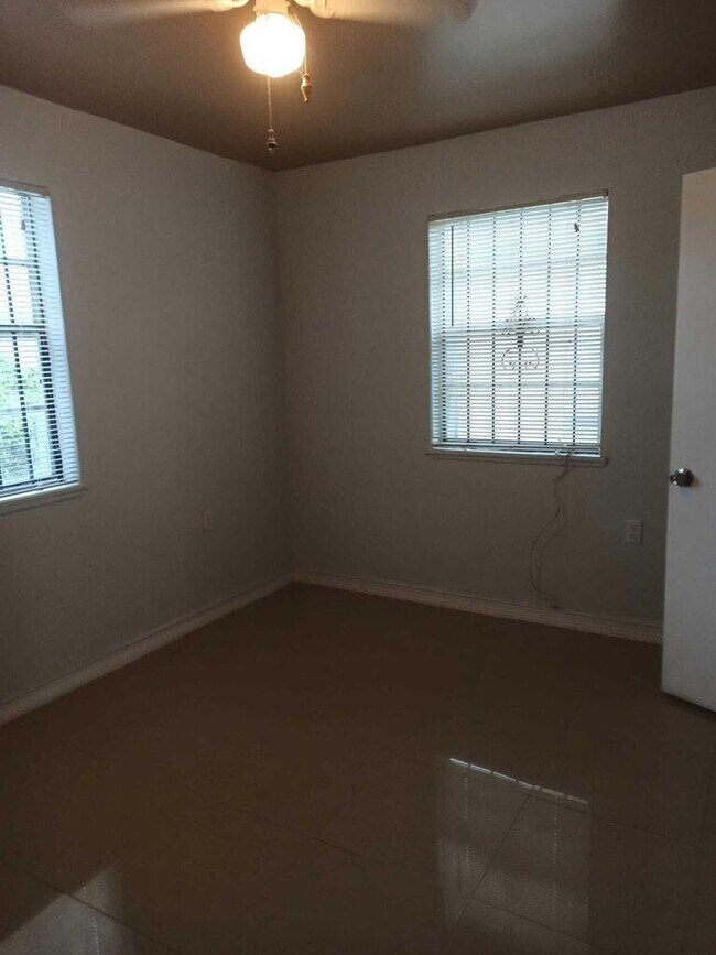 Foto del edificio - 812 NW 4th Ave