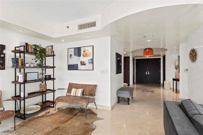 Foto del edificio - 18911 Collins Ave