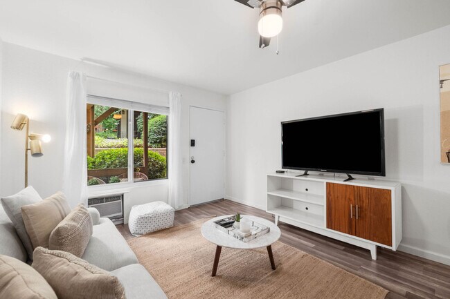 Foto del edificio - 6370 Rancho Mission Rd