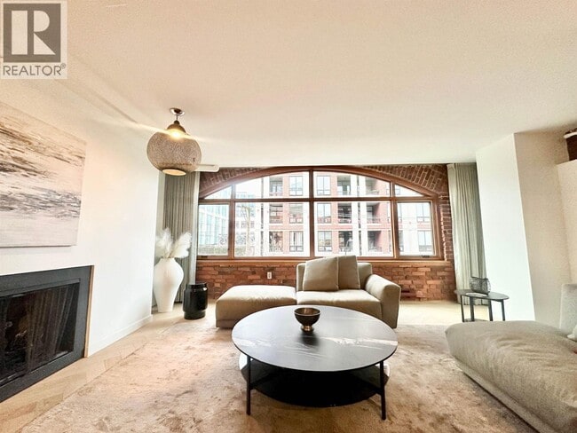 Photo du bâtiment - 550 Beatty St