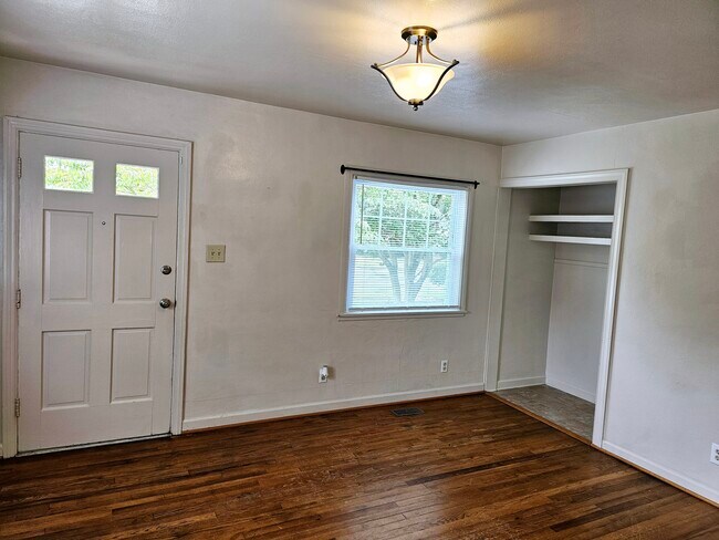 Foto del edificio - 3002 Woodrow St