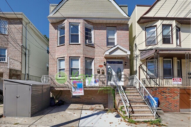 Photo - 185 Clerk St Apartment