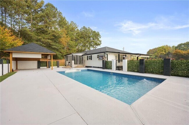 Building Photo - 404 Springlake Rd