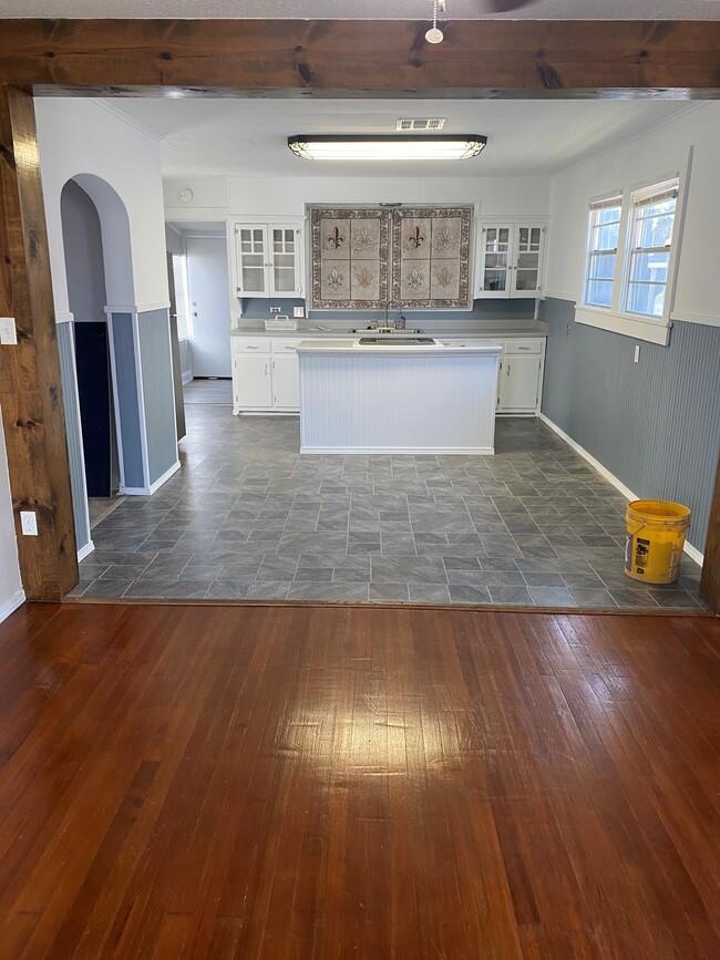 Living Room / Kitchen - 704 Allo Ave