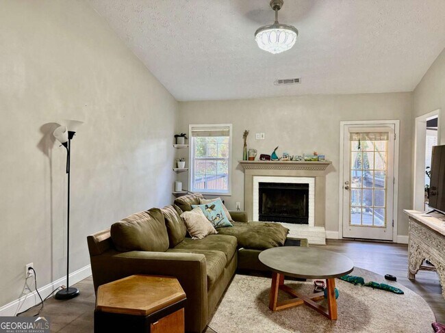 Building Photo - 3310 Stratton Ln