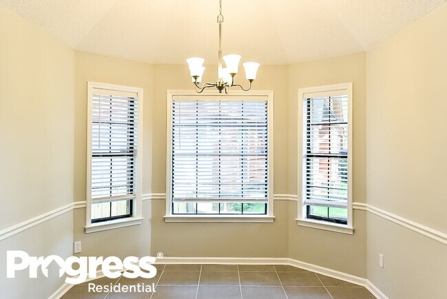 Foto del edificio - 4531 Green Creek