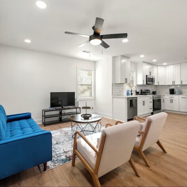 Foto del edificio - 2484 Calvin Ave