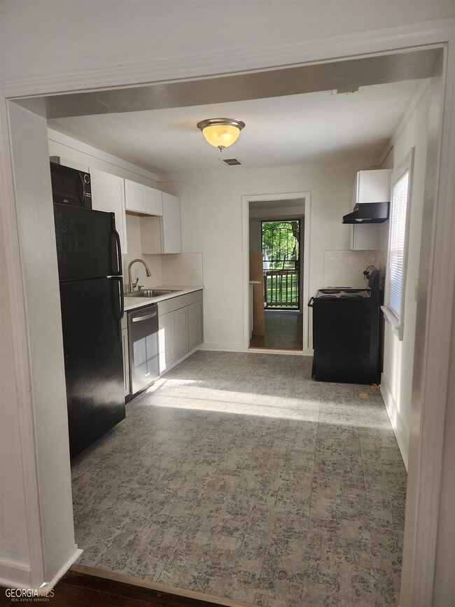 Building Photo - 2577 Eastwood Dr