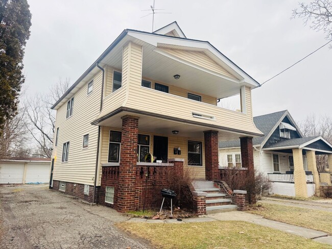 Foto del edificio - 12713 Craven Ave