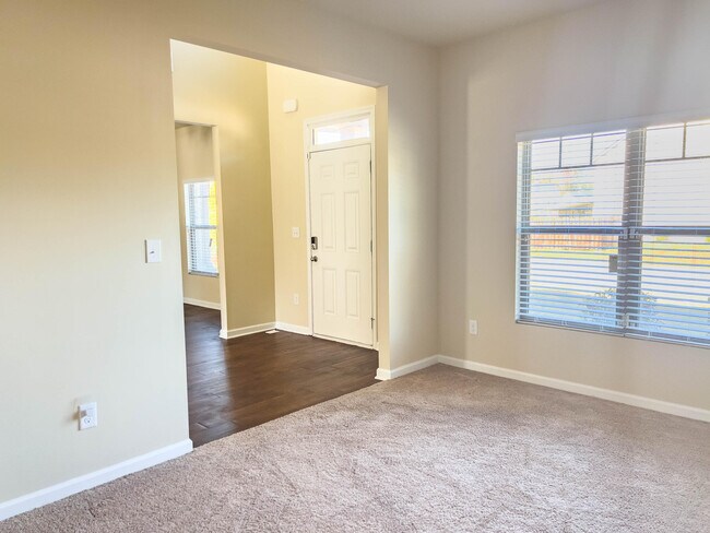 Foto del edificio - 380 Stablebridge Dr