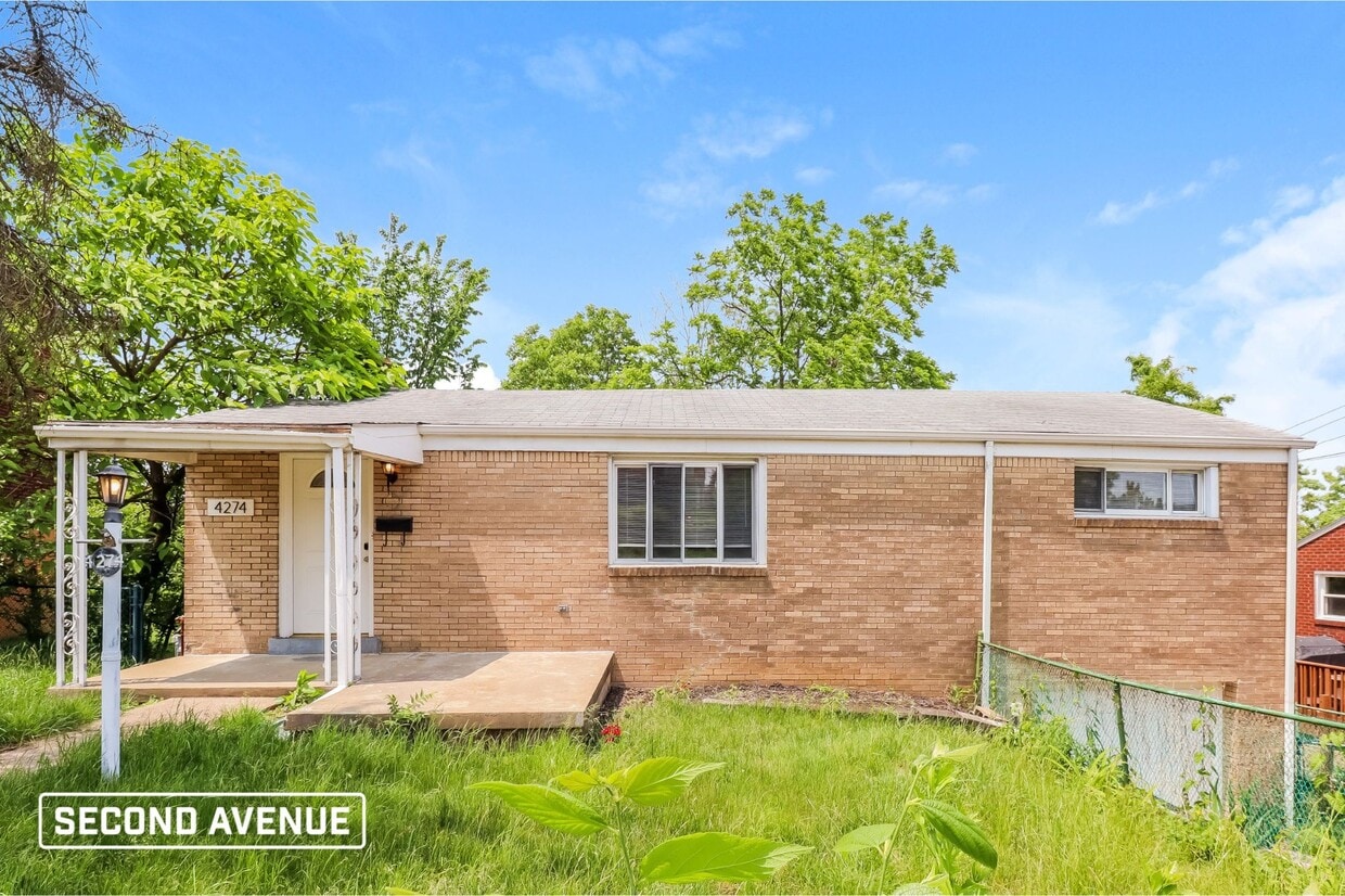 Primary Photo - 4274 Shields St