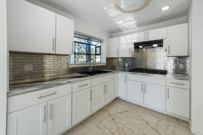 Foto del edificio - 3203 Golden Willow Dr