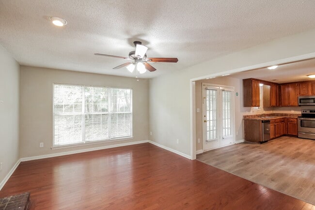Building Photo - 8433 Woodford Bridge Dr