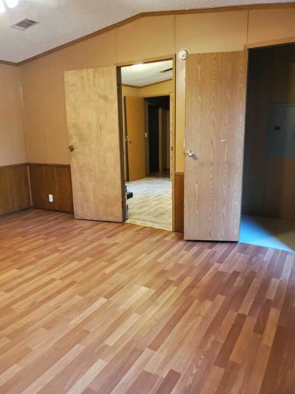 Building Photo - 457 Petty St