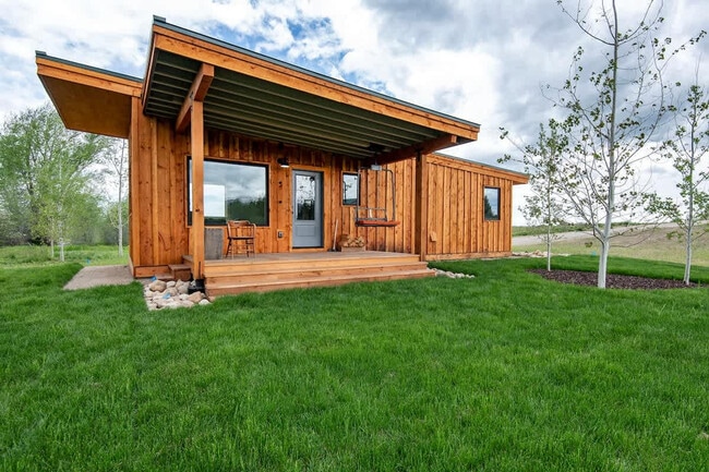 Building Photo - 1085 Rainbow Loop
