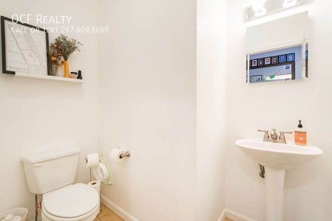 Building Photo - Beautiful Three Bedroom Fishtown Home