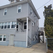 Building Photo - 105 N Windsor Ave