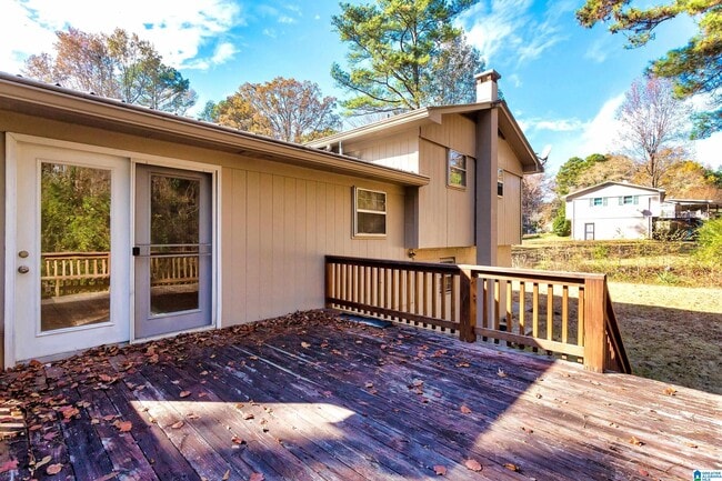 Foto del edificio - 3001 Sartain Dr