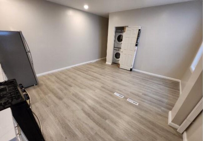 Foto del edificio - 348 W Queen Ln