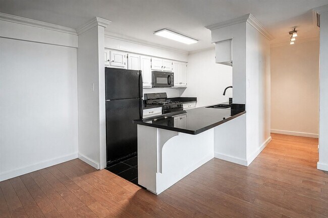 Foto del edificio - 3883 Turtle Creek Blvd