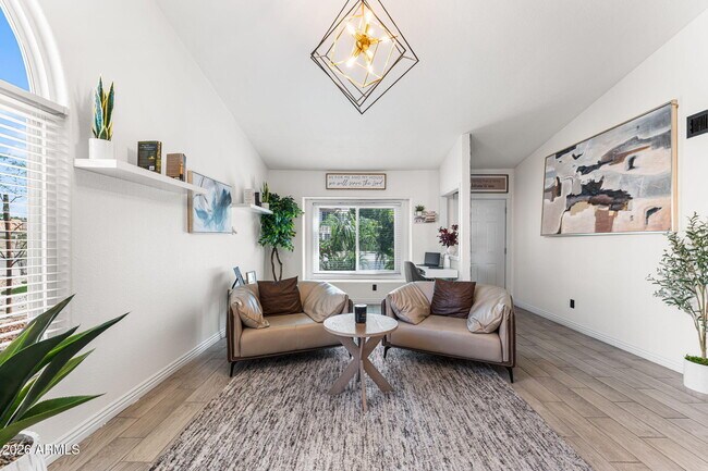Building Photo - 1442 E Windsong Dr