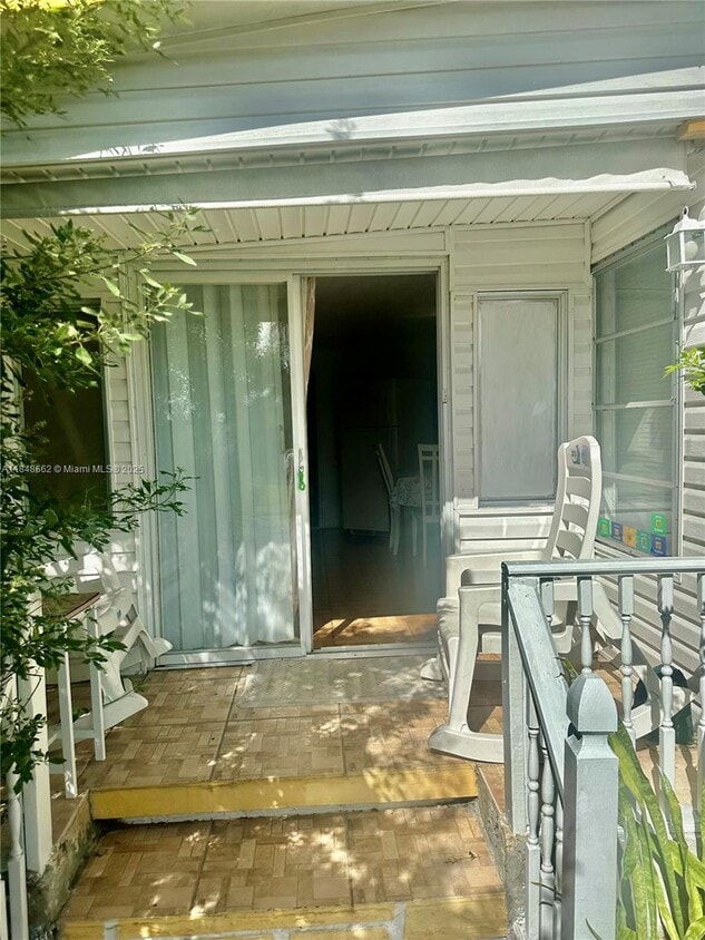 Primary Photo - 3050 SW 51st Ave