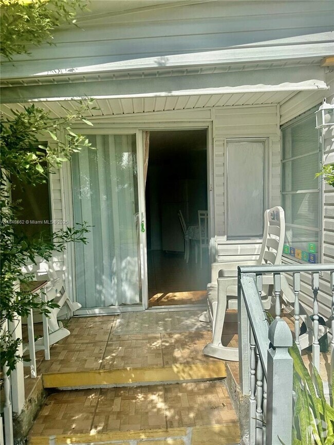 Building Photo - 3050 SW 51st Ave