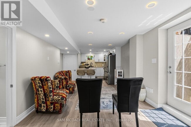 Building Photo - 1220 Field Dr
