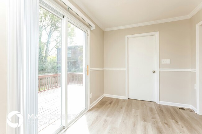 Foto del edificio - 209 W Bledsoe St